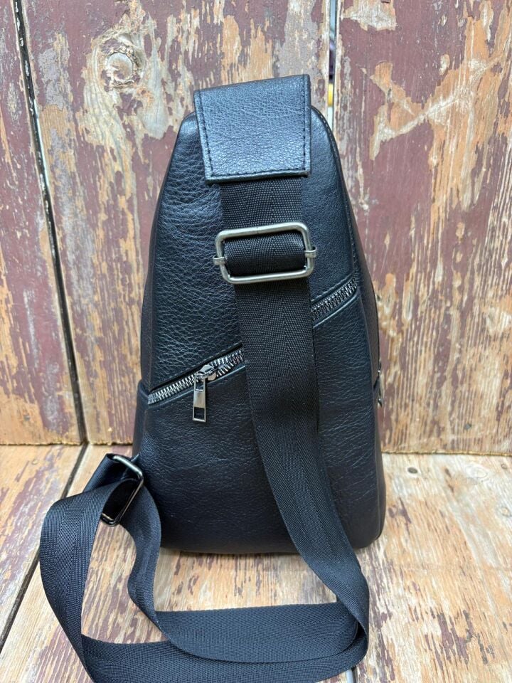 Siyah Deri Çapraz Göğüs Çantası Siyah Tek Ebat Unisex