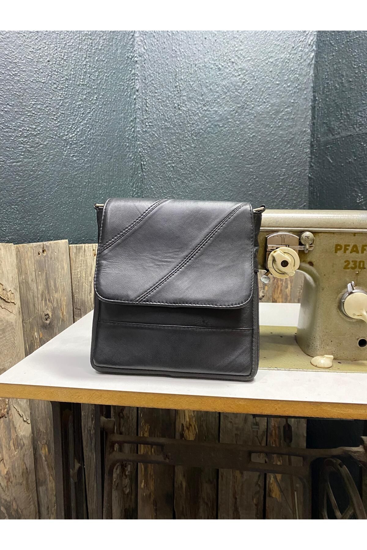 Siyah Erkek Orta Boy Kapaklı Postacı Çanta Siyah Orta Boy Erkek