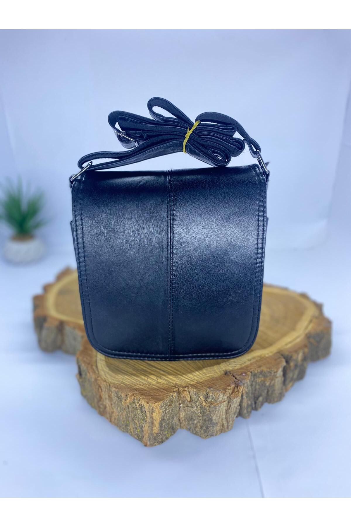 Siyah Erkek Küçük Boy Hakiki Deri Kapaklı Postacı Çanta Siyah Küçük Boy Erkek