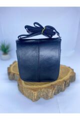 Siyah Erkek Küçük Boy Hakiki Deri Kapaklı Postacı Çanta Siyah Küçük Boy Erkek