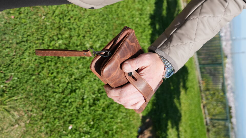 Hakiki Deri El Portföy Çanta, El Çantası, Bilek Askılı, Bileğe Takma, Clutch Çanta fındık-kahverengi